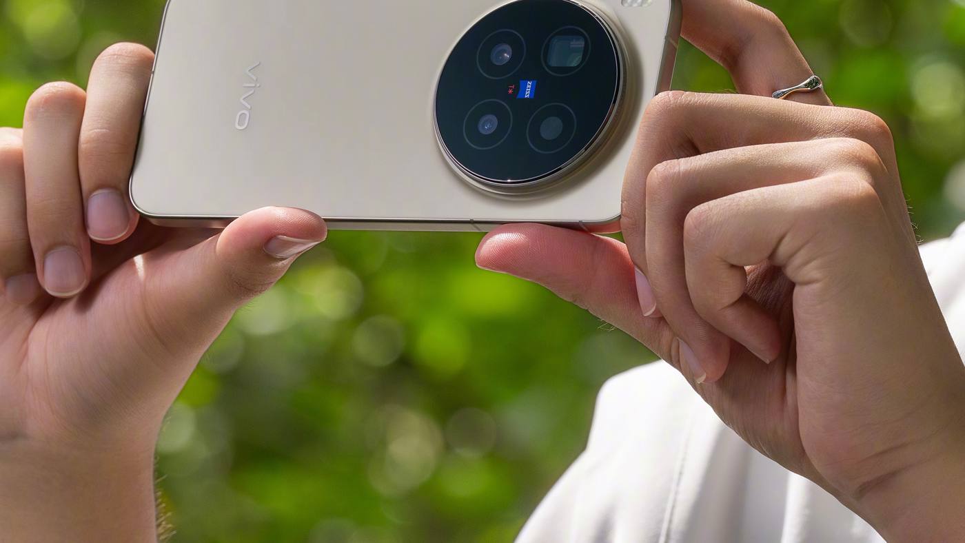 Vivo X300 Pro launches with an Ultra-rivaling camera